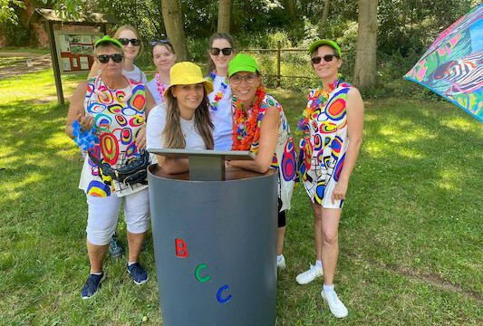 Weinwanderung BCC - unsere bezaubernden Damen Weinwanderung BCC - unsere bezaubernden Damen